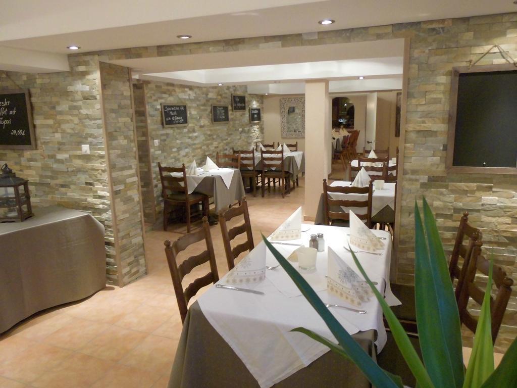 Hotel-Restaurant Schwyzerhuesli Фирнхайм Экстерьер фото