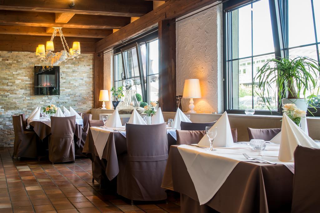 Hotel-Restaurant Schwyzerhuesli Фирнхайм Экстерьер фото
