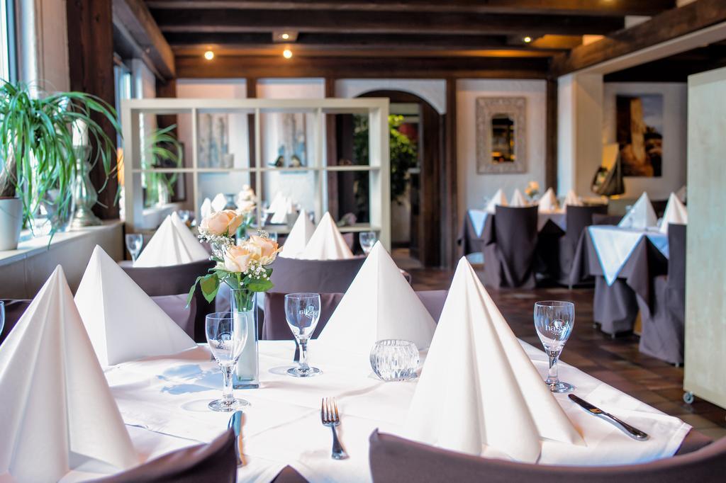 Hotel-Restaurant Schwyzerhuesli Фирнхайм Экстерьер фото
