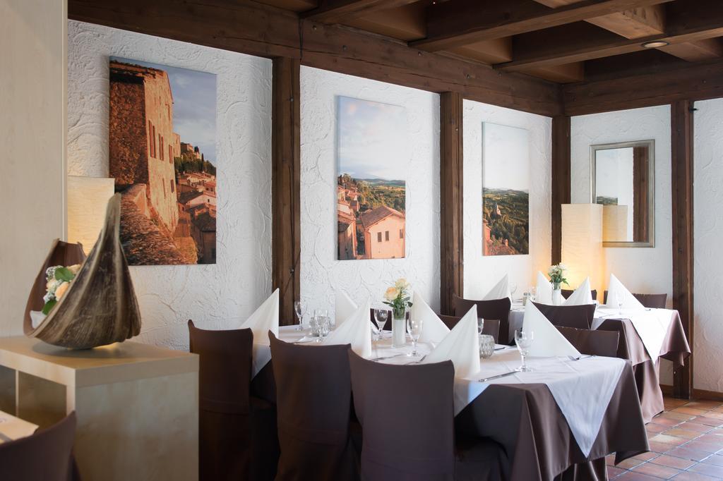 Hotel-Restaurant Schwyzerhuesli Фирнхайм Экстерьер фото