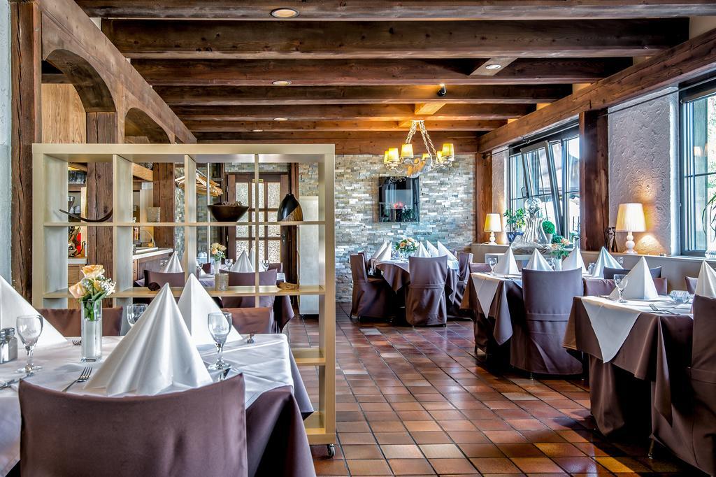 Hotel-Restaurant Schwyzerhuesli Фирнхайм Экстерьер фото