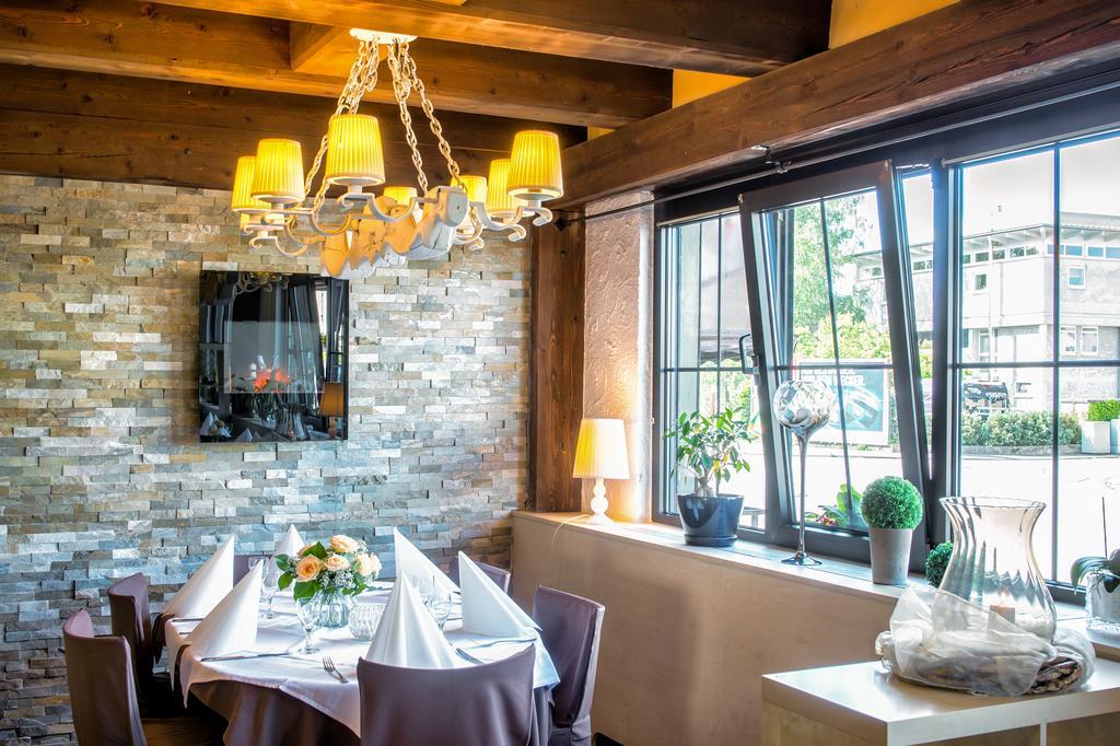 Hotel-Restaurant Schwyzerhuesli Фирнхайм Экстерьер фото