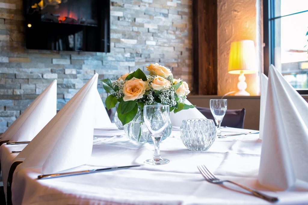 Hotel-Restaurant Schwyzerhuesli Фирнхайм Экстерьер фото